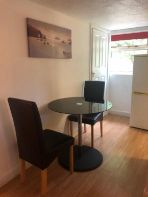 2Bed Room Small Annex furnished in High Wycombe